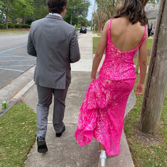 Ashley Lauren - altered to size 4. Worn once - Picture 3 of 3